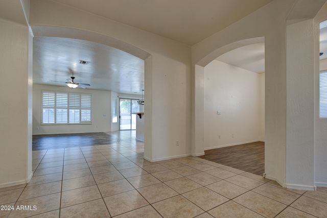 13643 W Country Gables Drive, Surprise, AZ 85379