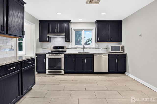 22 Franklin Boulevard, Franklin, NJ 08873