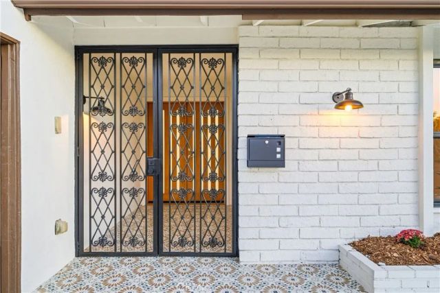 25216 Miles, Lake Forest, CA 92630