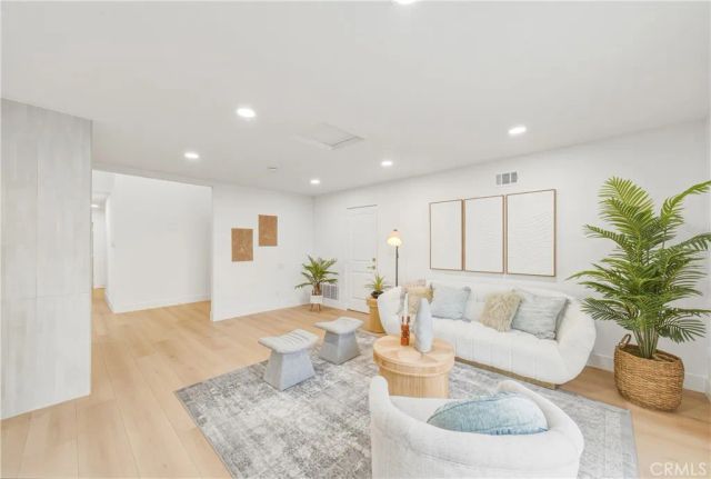 25216 Miles, Lake Forest, CA 92630