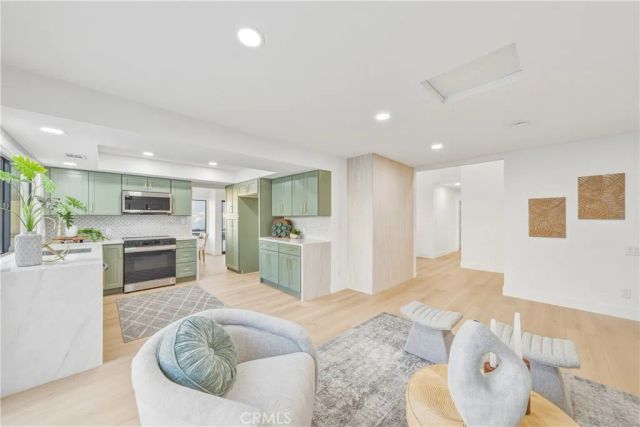 25216 Miles, Lake Forest, CA 92630