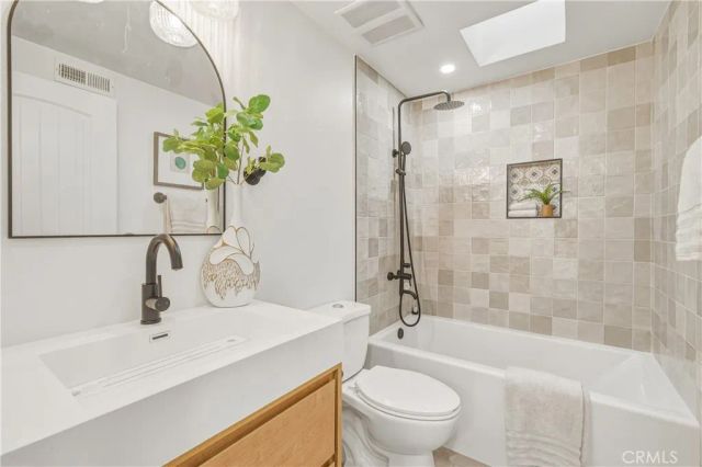 25216 Miles, Lake Forest, CA 92630