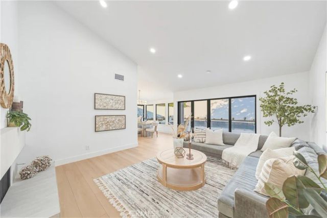 25216 Miles, Lake Forest, CA 92630