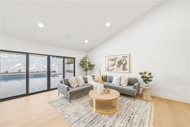 25216 Miles, Lake Forest, CA 92630