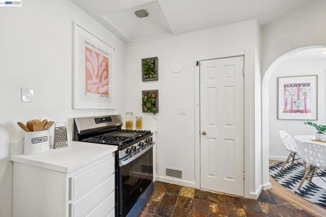 2600 55TH AVENUE, Oakland, CA 94605