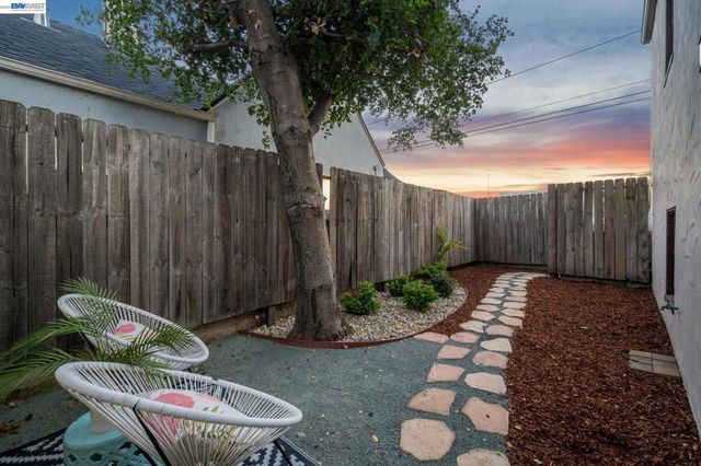2600 55TH AVENUE, Oakland, CA 94605