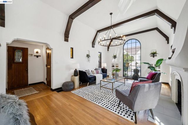2600 55TH AVENUE, Oakland, CA 94605