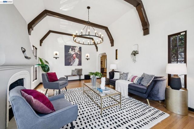 2600 55TH AVENUE, Oakland, CA 94605