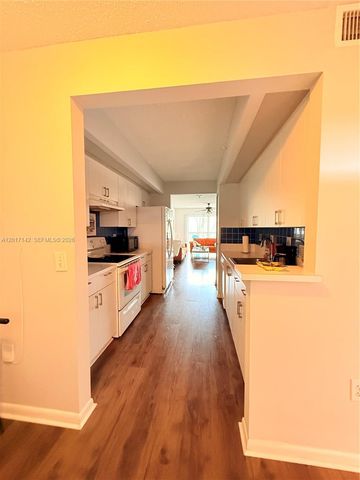 571 SW 142nd Ave 311O, Pembroke Pines, FL 33027
