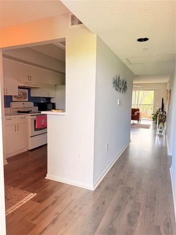 571 SW 142nd Ave 311O, Pembroke Pines, FL 33027