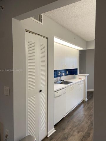 571 SW 142nd Ave 311O, Pembroke Pines, FL 33027