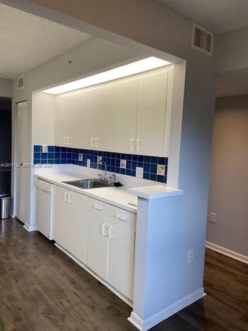 571 SW 142nd Ave 311O, Pembroke Pines, FL 33027