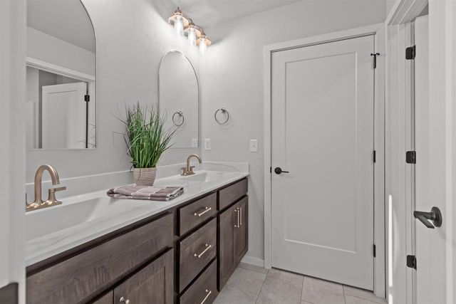 3600 E GOLDEN GATE DRIVE, Appleton, WI 54913