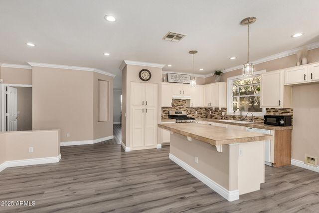 9141 W YUKON Drive, Peoria, AZ 85382