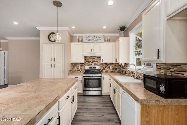 9141 W YUKON Drive, Peoria, AZ 85382