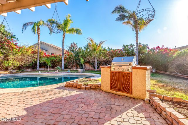 9141 W YUKON Drive, Peoria, AZ 85382