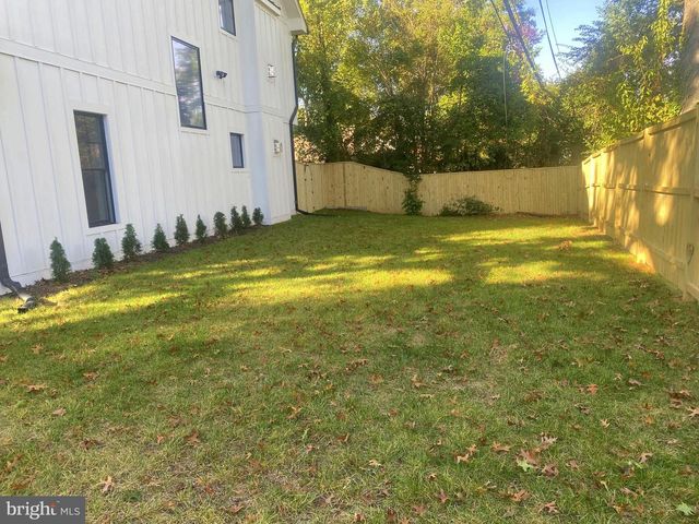 8616 JONES MILL RD, Chevy Chase, MD 20815