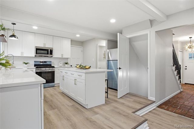 18570 Parklane Street, Livonia, MI 48152