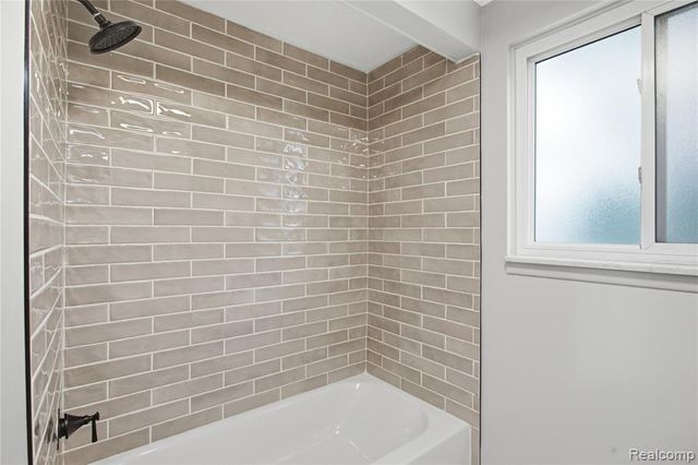 18570 Parklane Street, Livonia, MI 48152