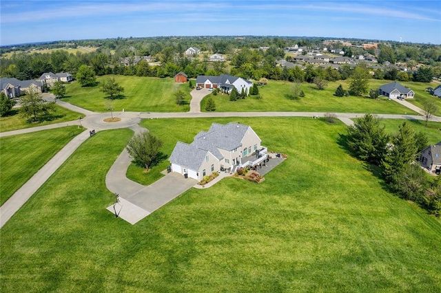 3113 Cedar Crest Lane, Chillicothe, MO 64601