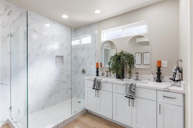 1847 E PINCHOT Avenue, Phoenix, AZ 85016