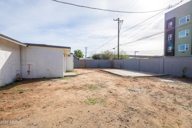 1847 E PINCHOT Avenue, Phoenix, AZ 85016