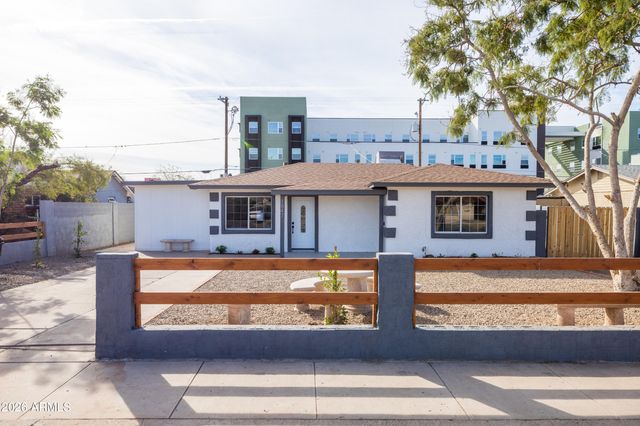 1847 E PINCHOT Avenue, Phoenix, AZ 85016