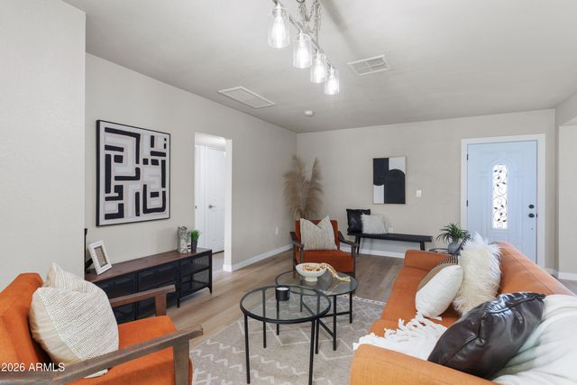 1847 E PINCHOT Avenue, Phoenix, AZ 85016