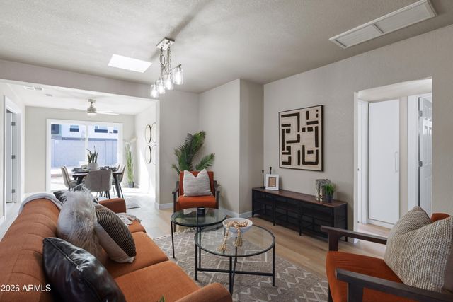 1847 E PINCHOT Avenue, Phoenix, AZ 85016