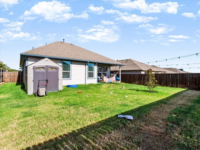 2220 Redwing Drive, Denton, TX 76205