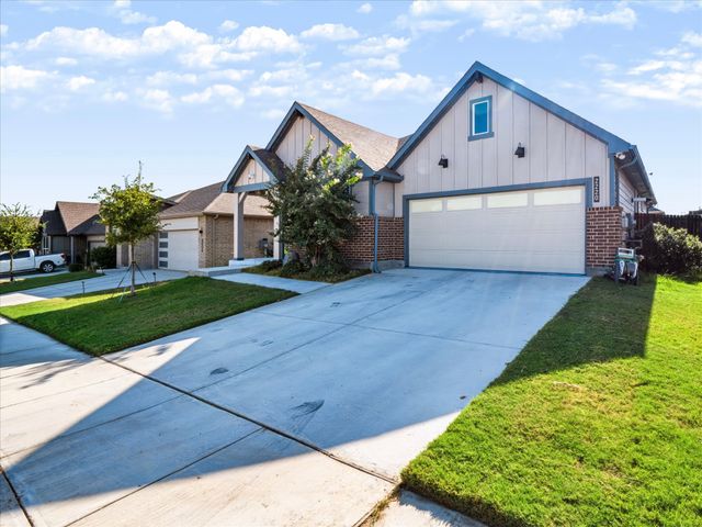2220 Redwing Drive, Denton, TX 76205
