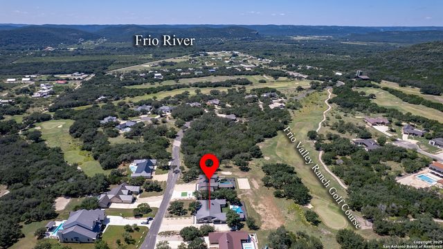989 Mountain Valley Drive, Concan, TX 78838