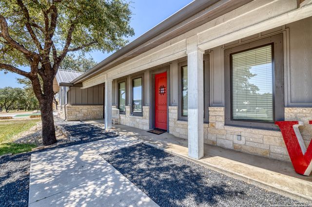 989 Mountain Valley Drive, Concan, TX 78838