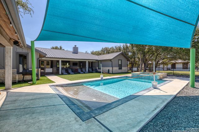 989 Mountain Valley Drive, Concan, TX 78838