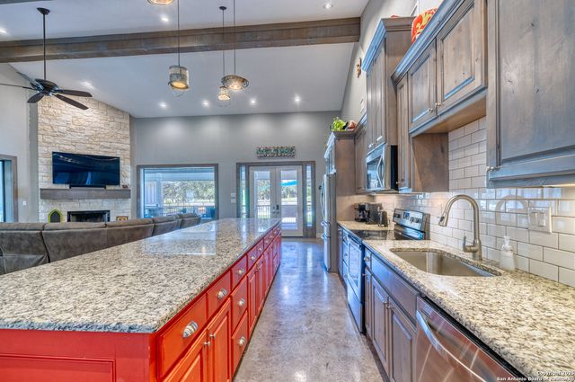 989 Mountain Valley Drive, Concan, TX 78838