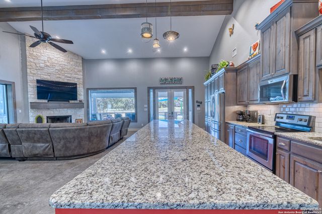 989 Mountain Valley Drive, Concan, TX 78838