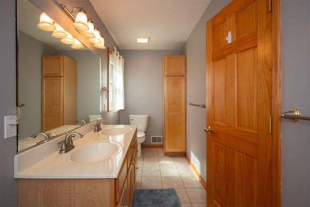 326 Goldenview Drive, Battle Creek, MI 49014