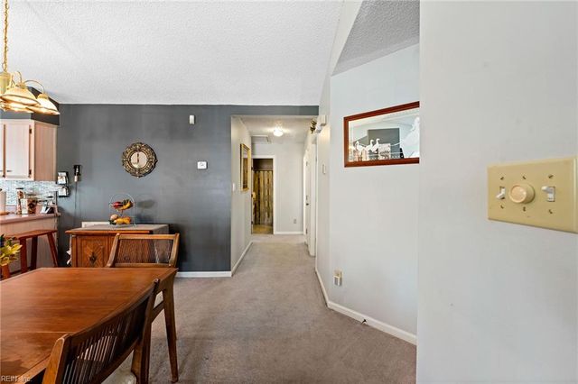 113 Kincaid LN, Hampton, VA 23666