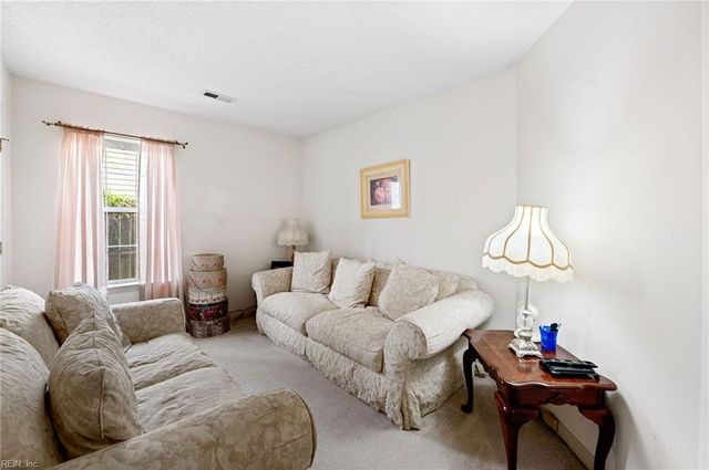 113 Kincaid LN, Hampton, VA 23666