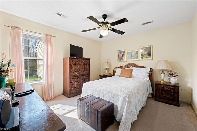 113 Kincaid LN, Hampton, VA 23666