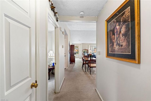 113 Kincaid LN, Hampton, VA 23666