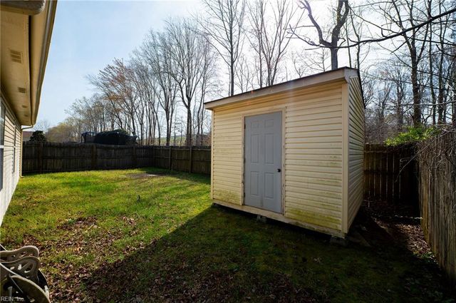 113 Kincaid LN, Hampton, VA 23666