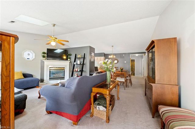 113 Kincaid LN, Hampton, VA 23666