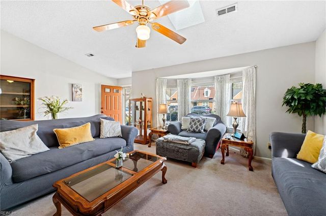 113 Kincaid LN, Hampton, VA 23666