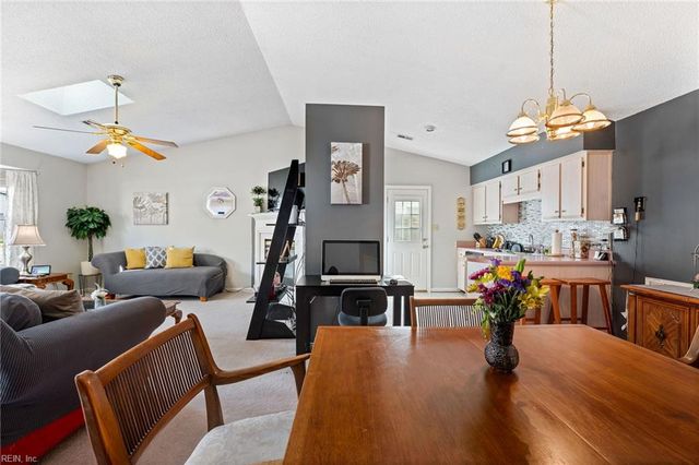 113 Kincaid LN, Hampton, VA 23666