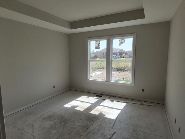 5008 N 146th Street, Basehor, KS 66007