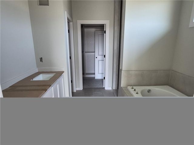 5008 N 146th Street, Basehor, KS 66007