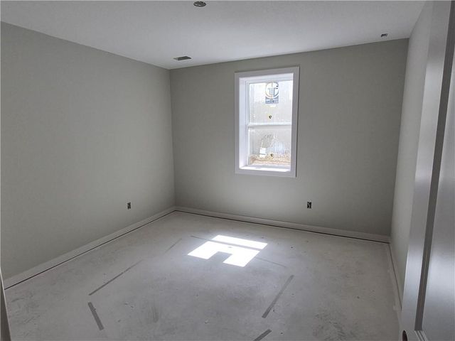 5008 N 146th Street, Basehor, KS 66007