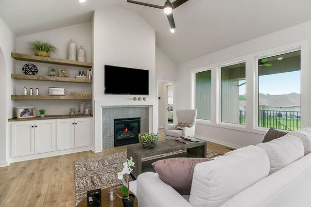 5008 N 146th Street, Basehor, KS 66007
