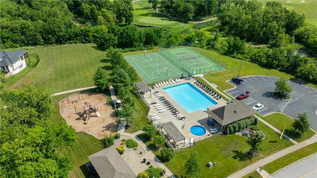 5008 N 146th Street, Basehor, KS 66007